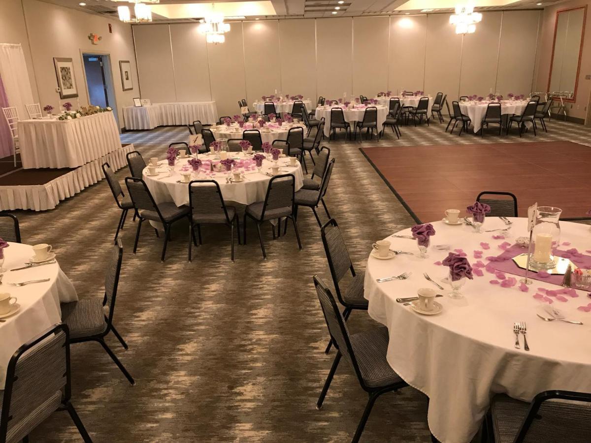 Holiday Inn Martinsburg By Ihg Экстерьер фото