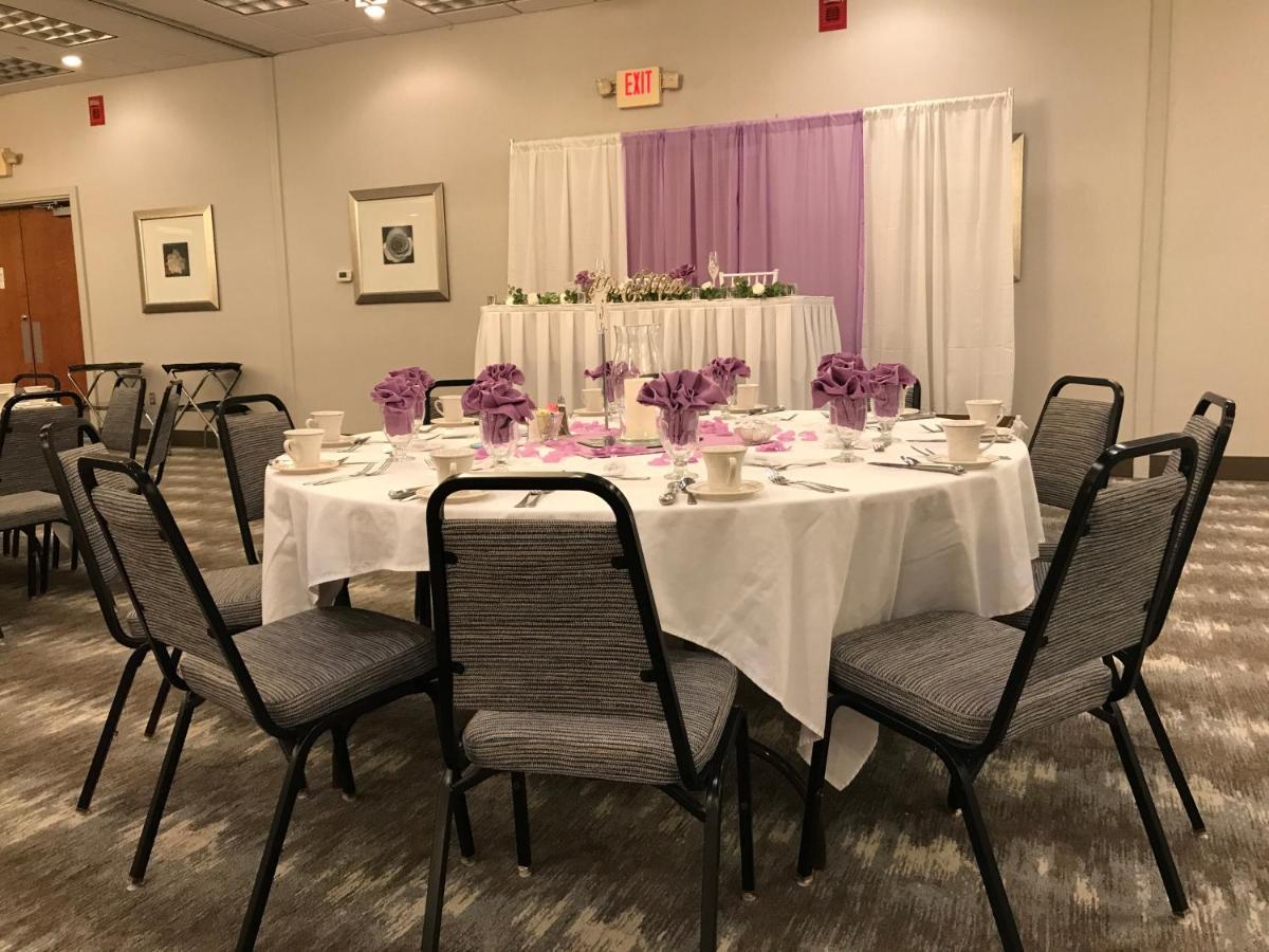 Holiday Inn Martinsburg By Ihg Экстерьер фото