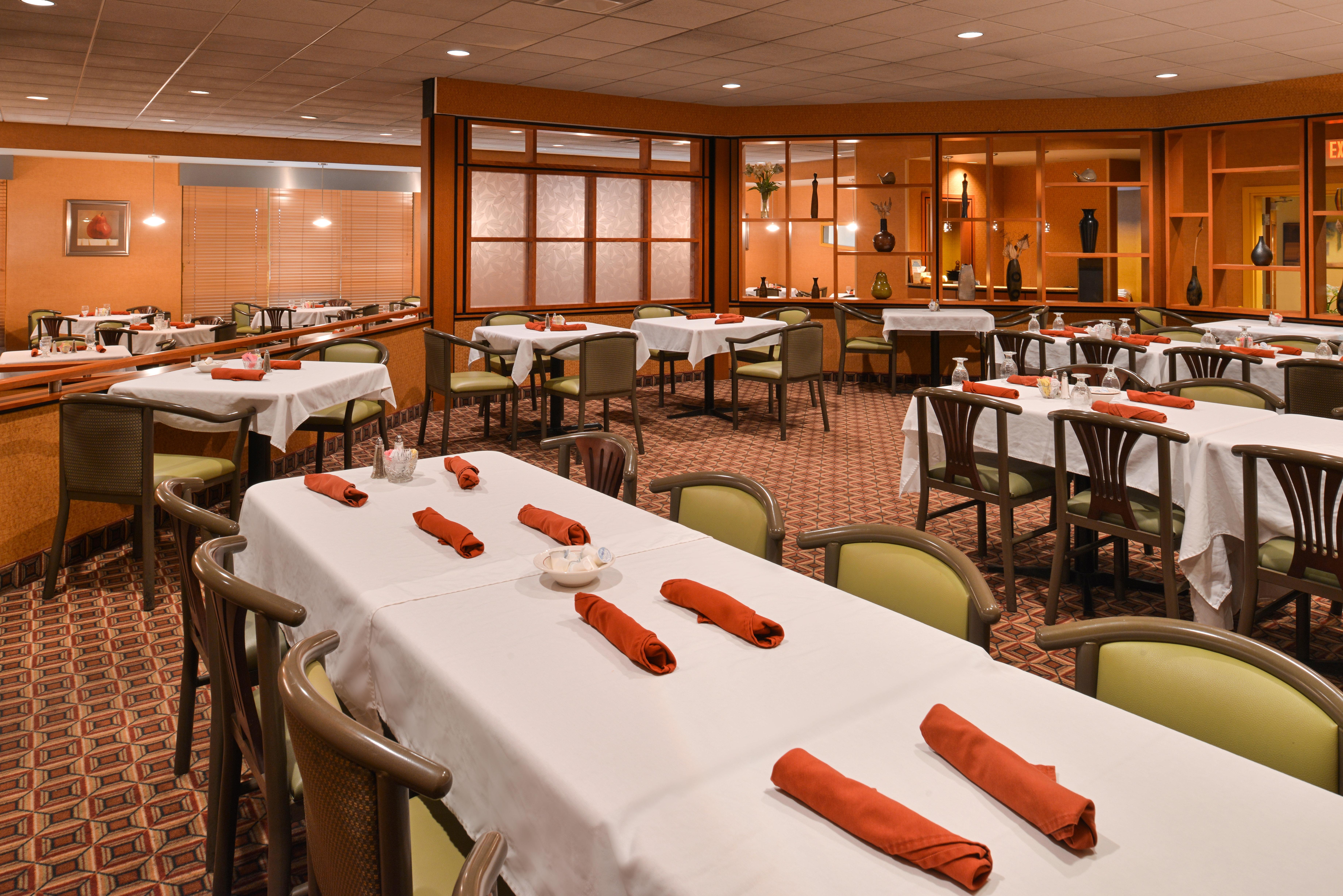 Holiday Inn Martinsburg By Ihg Экстерьер фото