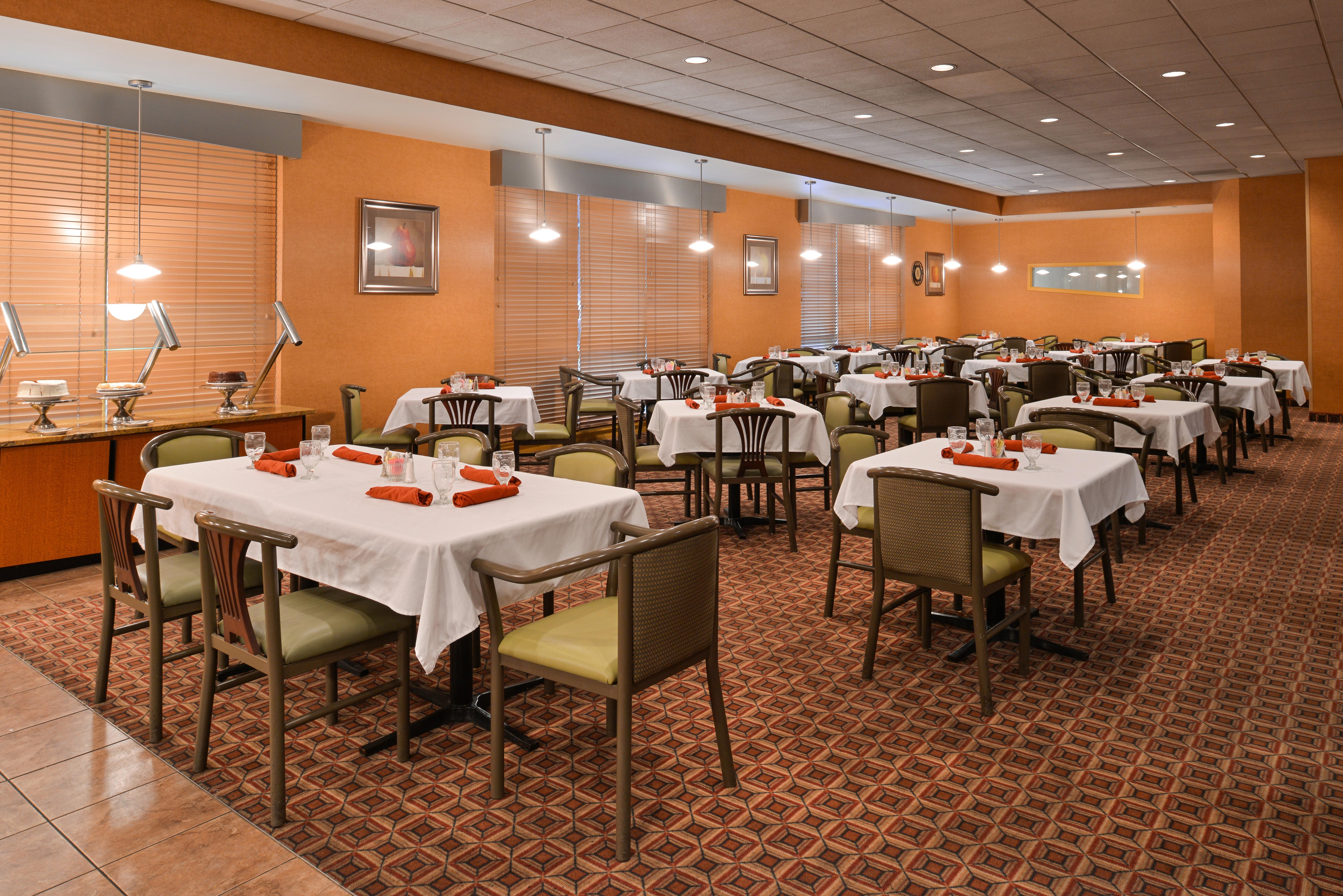 Holiday Inn Martinsburg By Ihg Экстерьер фото