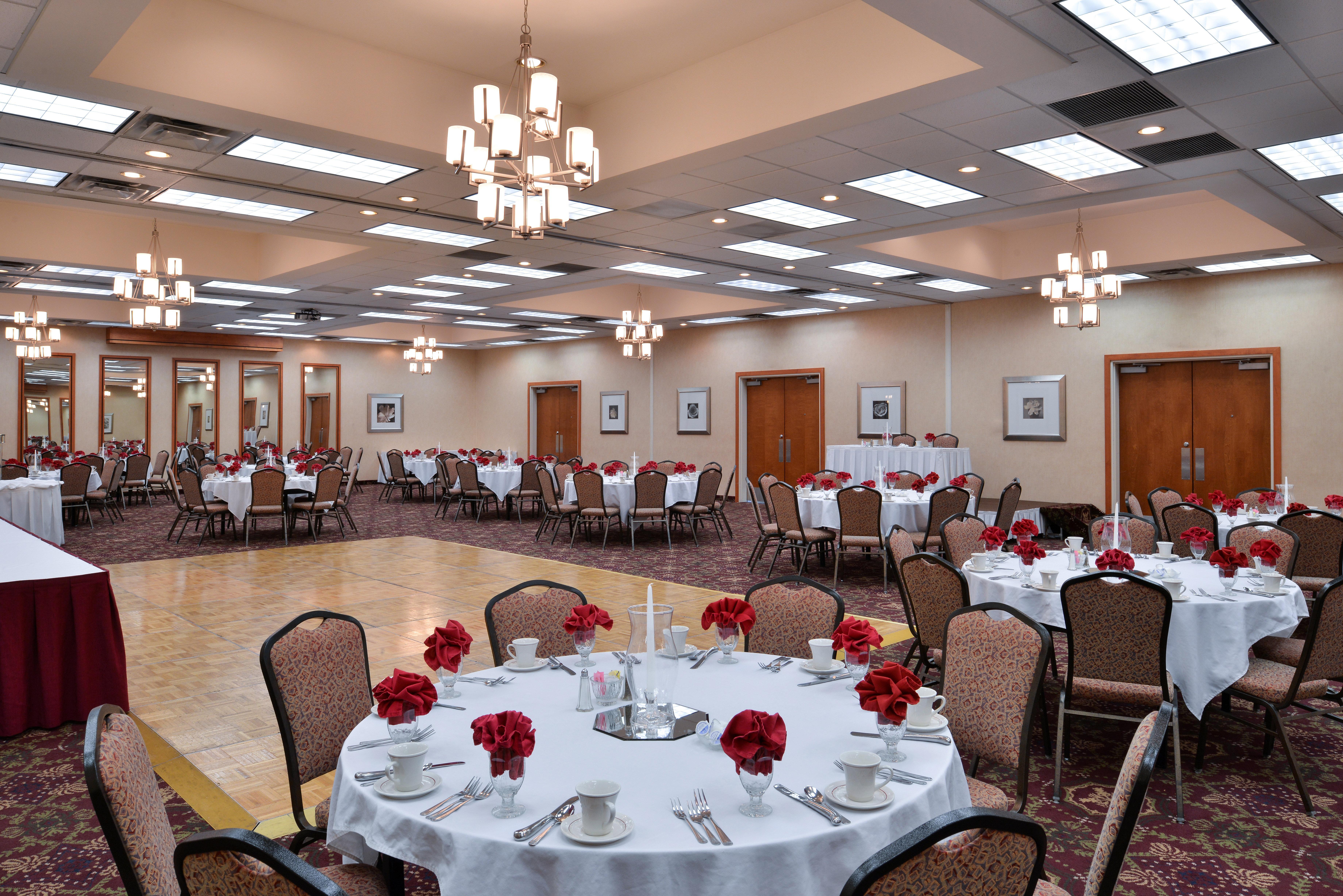 Holiday Inn Martinsburg By Ihg Экстерьер фото