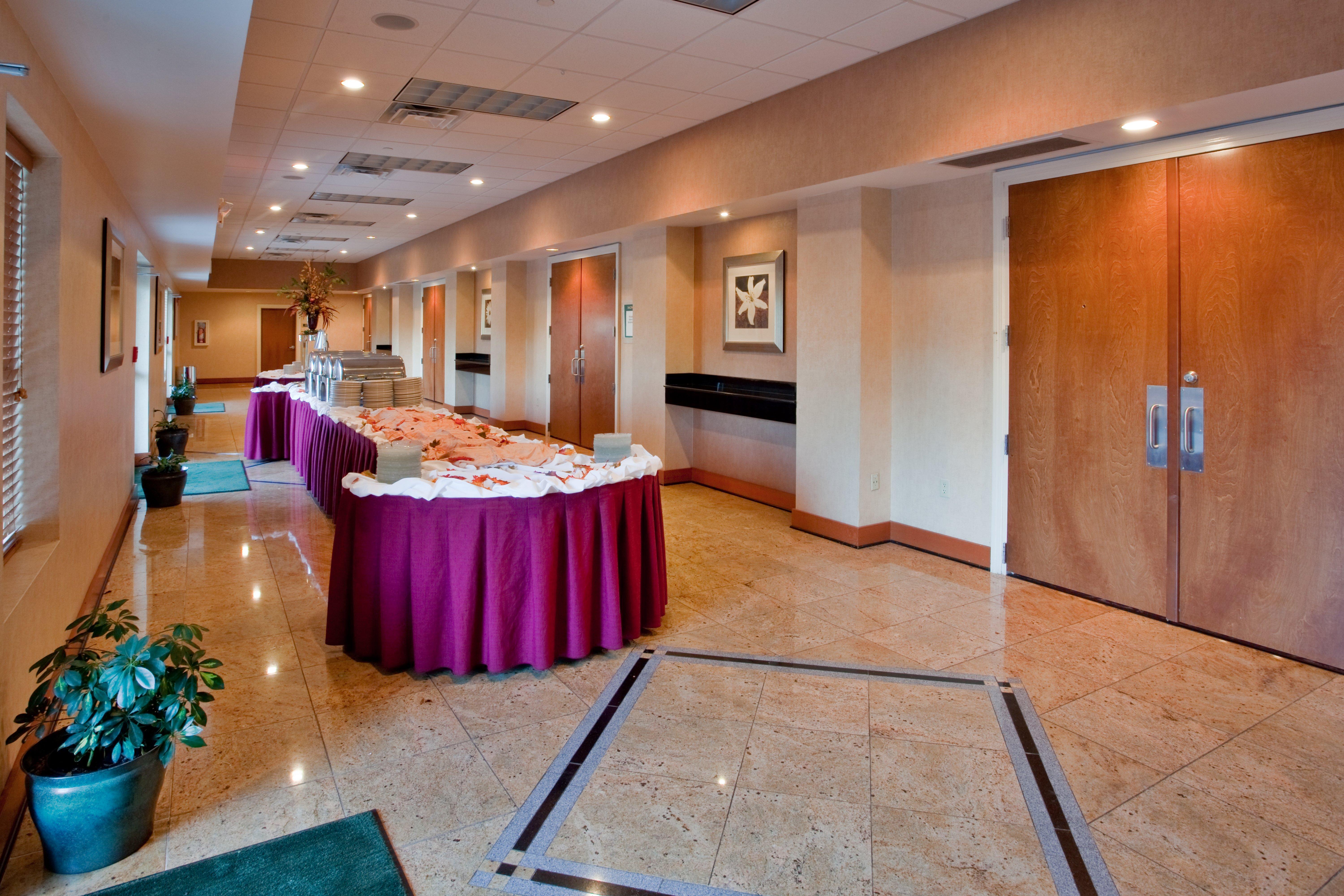 Holiday Inn Martinsburg By Ihg Экстерьер фото