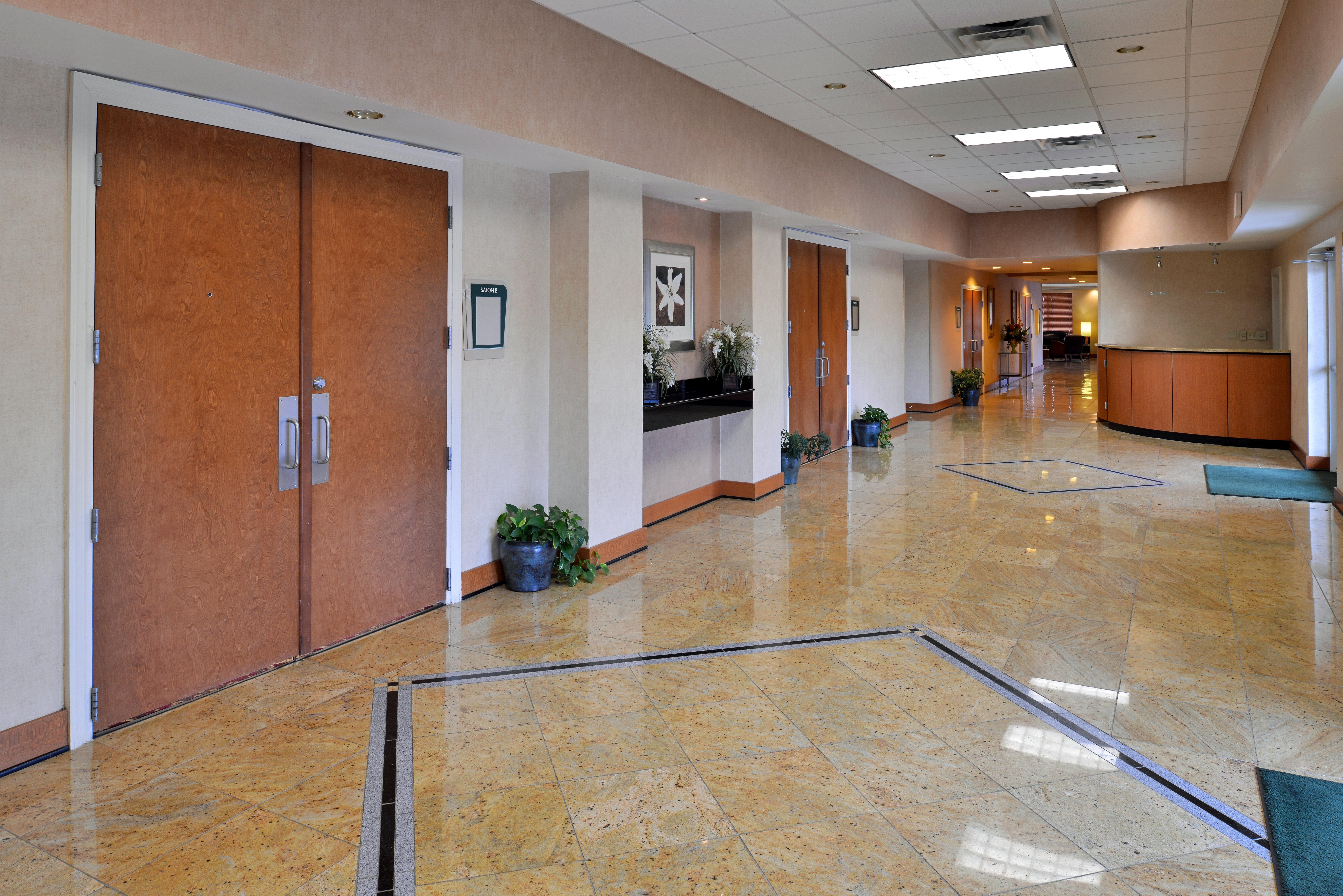 Holiday Inn Martinsburg By Ihg Экстерьер фото