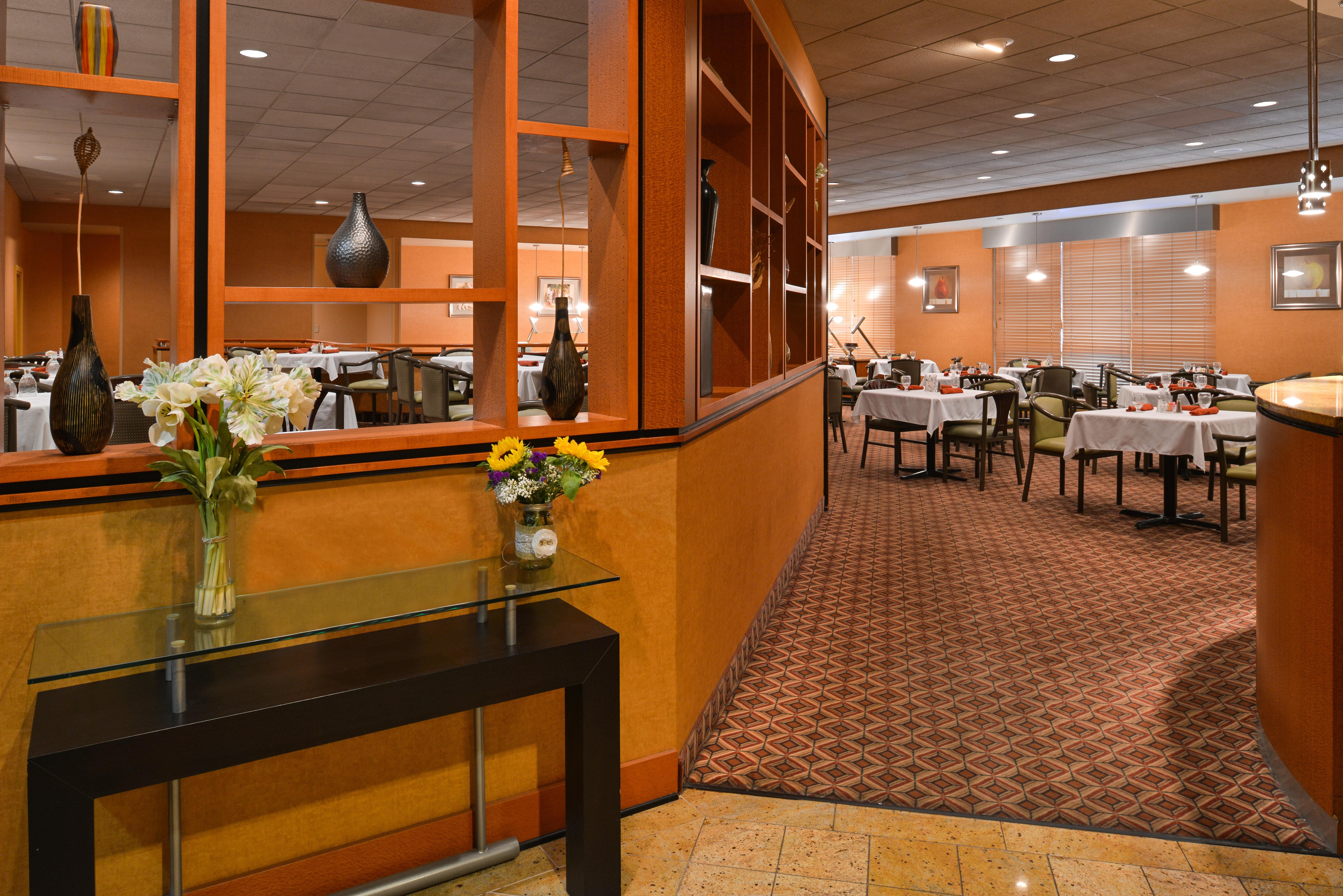 Holiday Inn Martinsburg By Ihg Экстерьер фото
