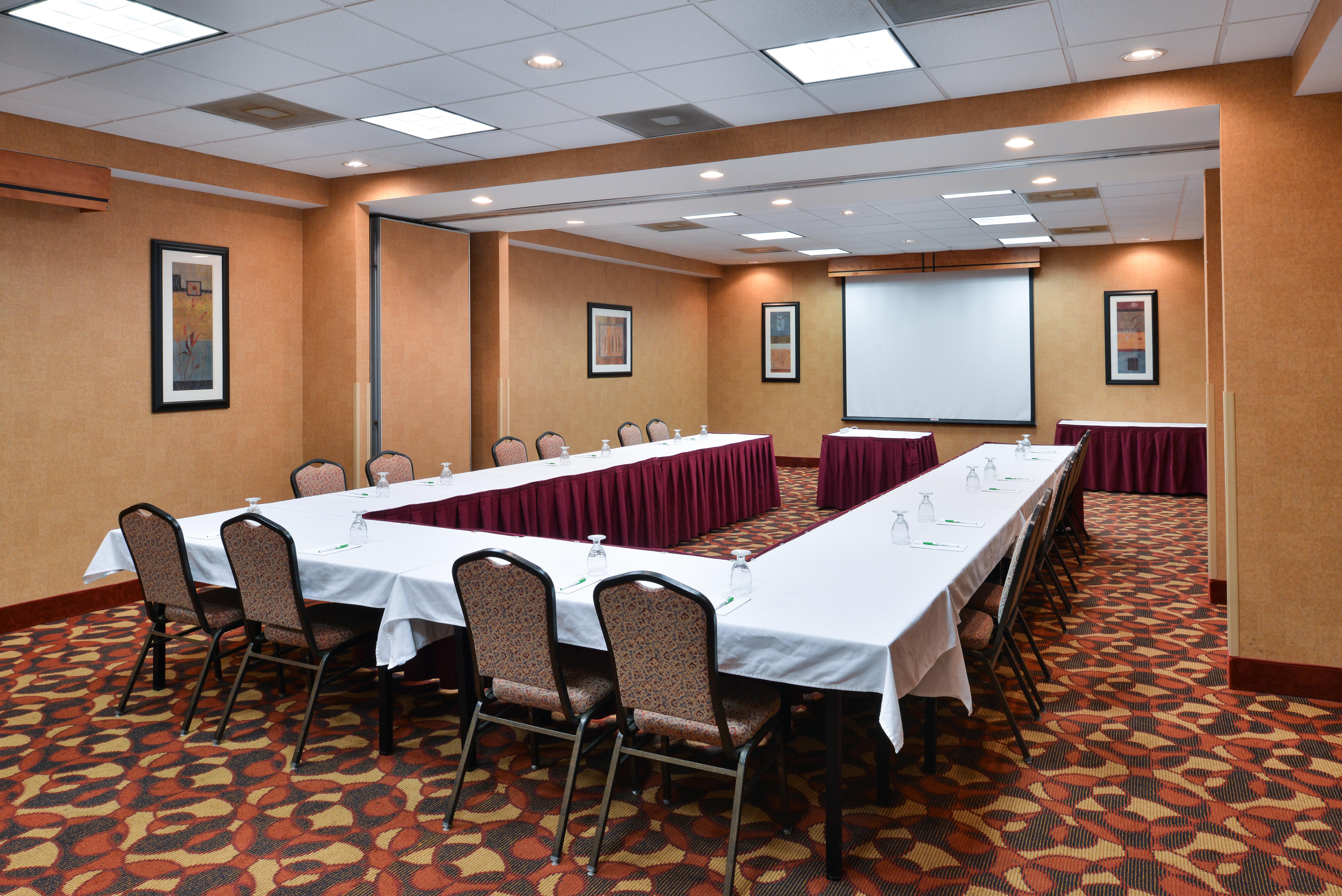 Holiday Inn Martinsburg By Ihg Экстерьер фото